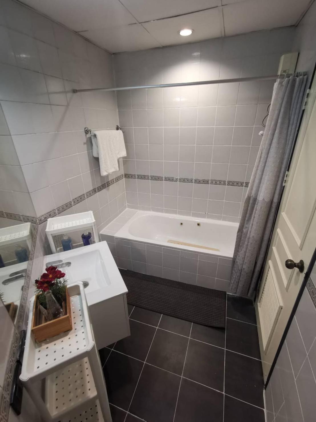 Cozy 1Br Walk To Bts And Airport Rail Link Close To Malls G7 Бангкок Екстер'єр фото